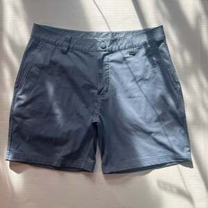 Rhone Resort Short in Coastal Blue 7 Inch Inseam Size 31